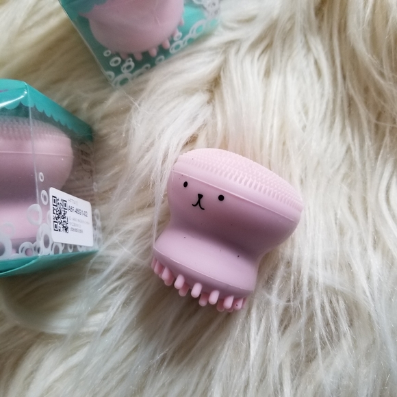 Kawaii make up Cleansing face brush exfoliation tool. - Picture 1 of 7